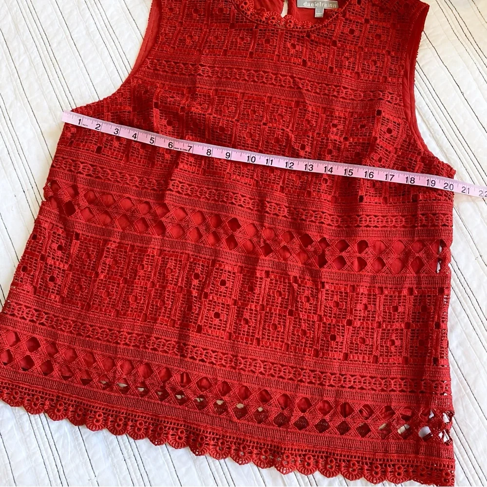 Daniel Rainn for Anthropologie Lourdes Lace Shell Top in Brick Red size Large